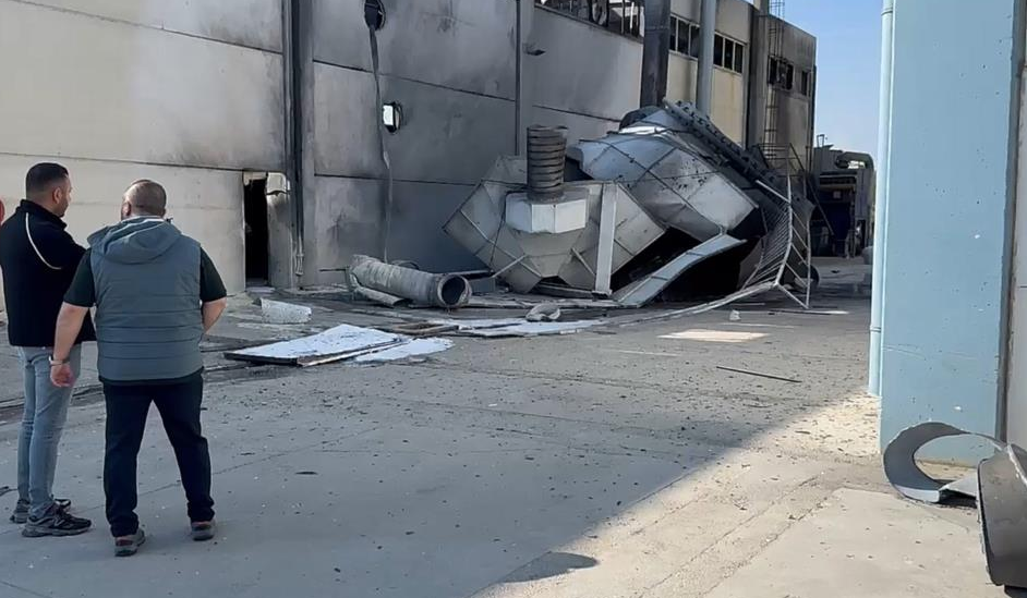 İzmir'de metal fabrikasında patlama: 3'ü ağır, 7 yaralı