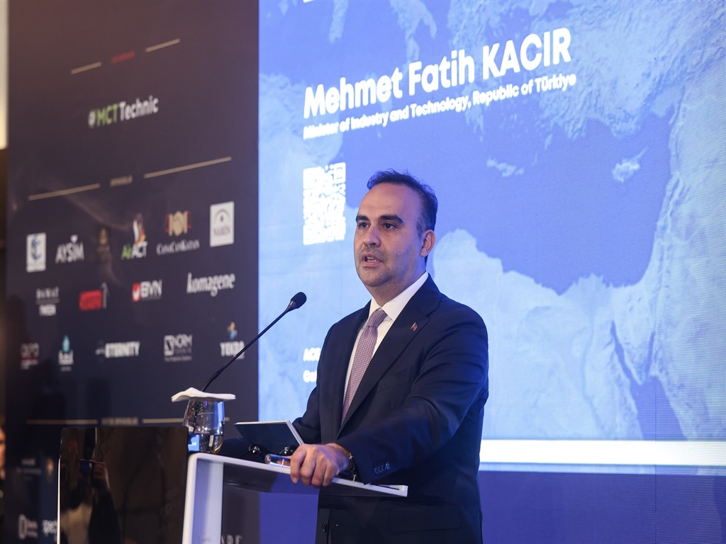 Bakan Kacır: Mal ihracatımız 283 milyar dolara ulaştı