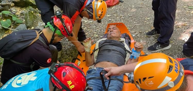 Uludağ eteklerinde yaralanan 75 yaşındaki adam kurtarıldı