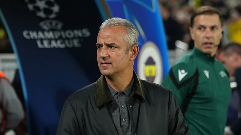 Fenerbahçe taraftarlarından İsmail Kartal’a istifa tepkisi