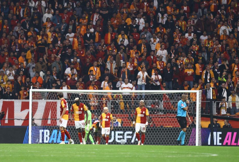 Galatasaray, Barcelona’ya 4-1 mağlup oldu