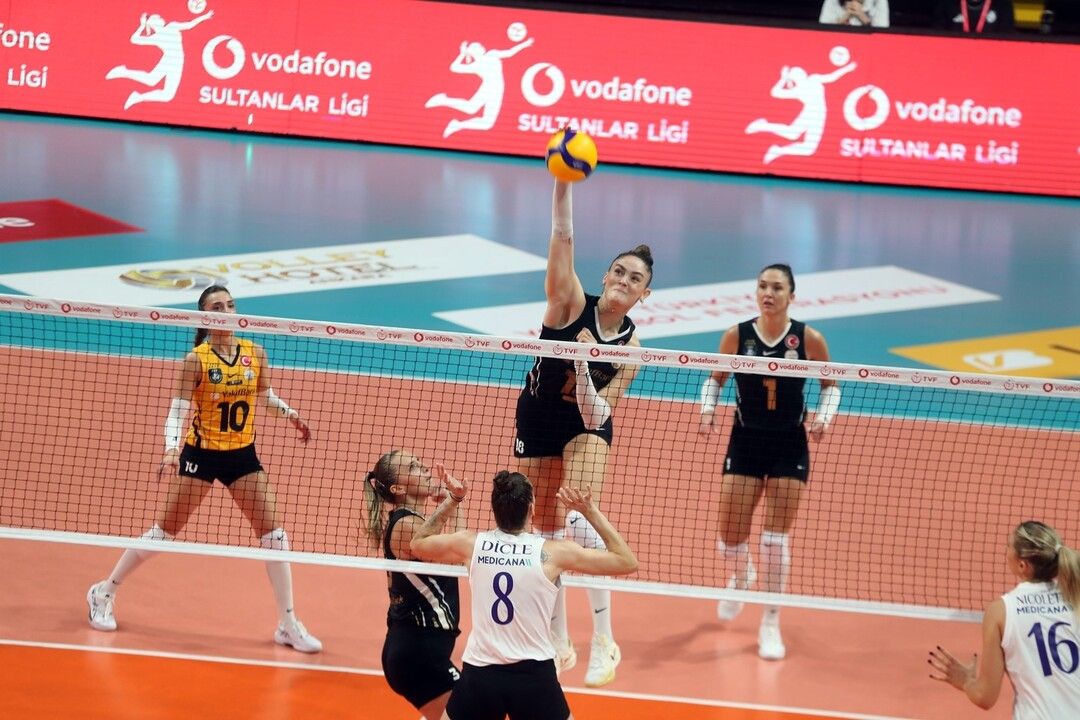 Sultanlar Ligi’nde 3. hafta tamamlandı! Aras Kargo’dan müthiş geri dönüş
