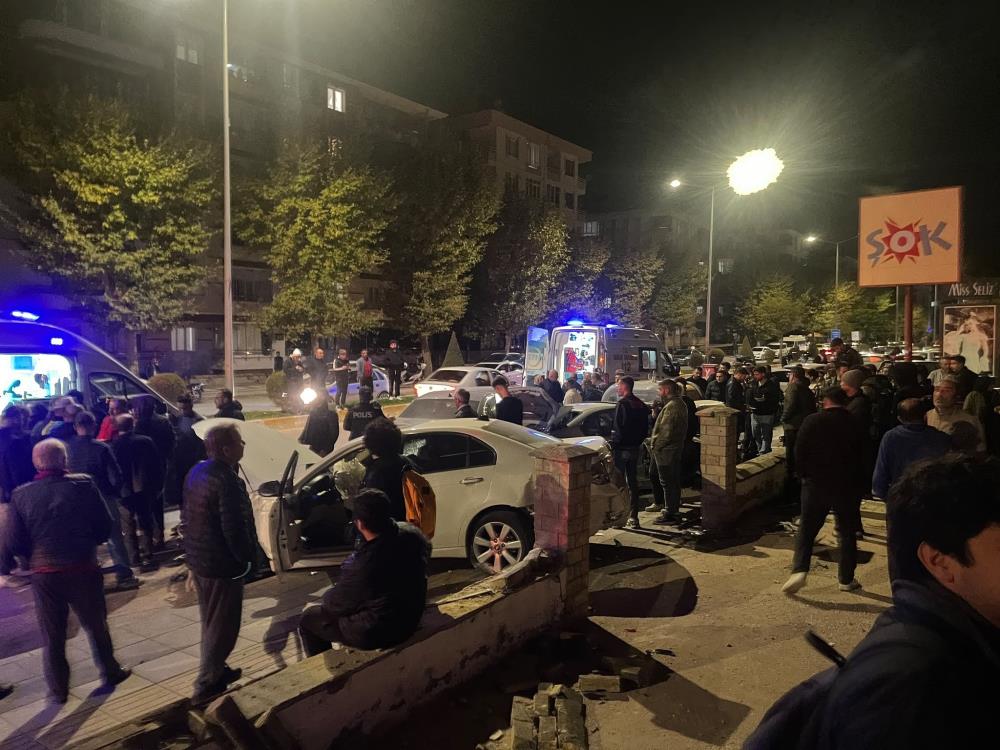 Çorum’da zincirleme kaza: 4 yaralı