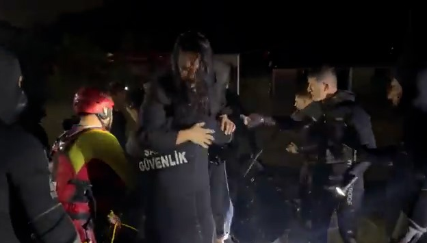 Demet Özdemir, Sarıyer’de mahsur kaldığı stüdyodan kurtarıldı