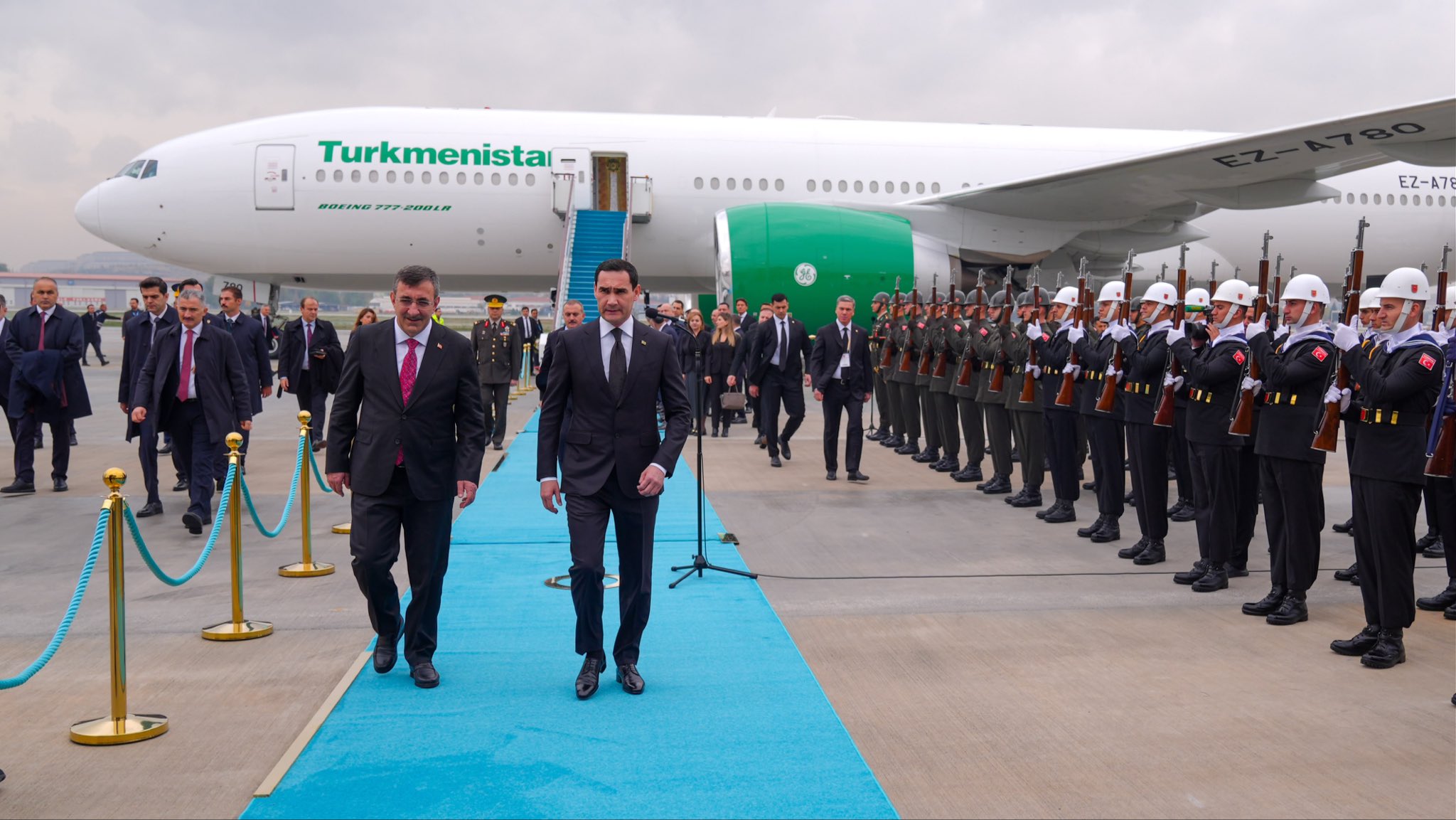 Cevdet Yılmaz, TDT zirvesine katılan liderleri karşıladı
