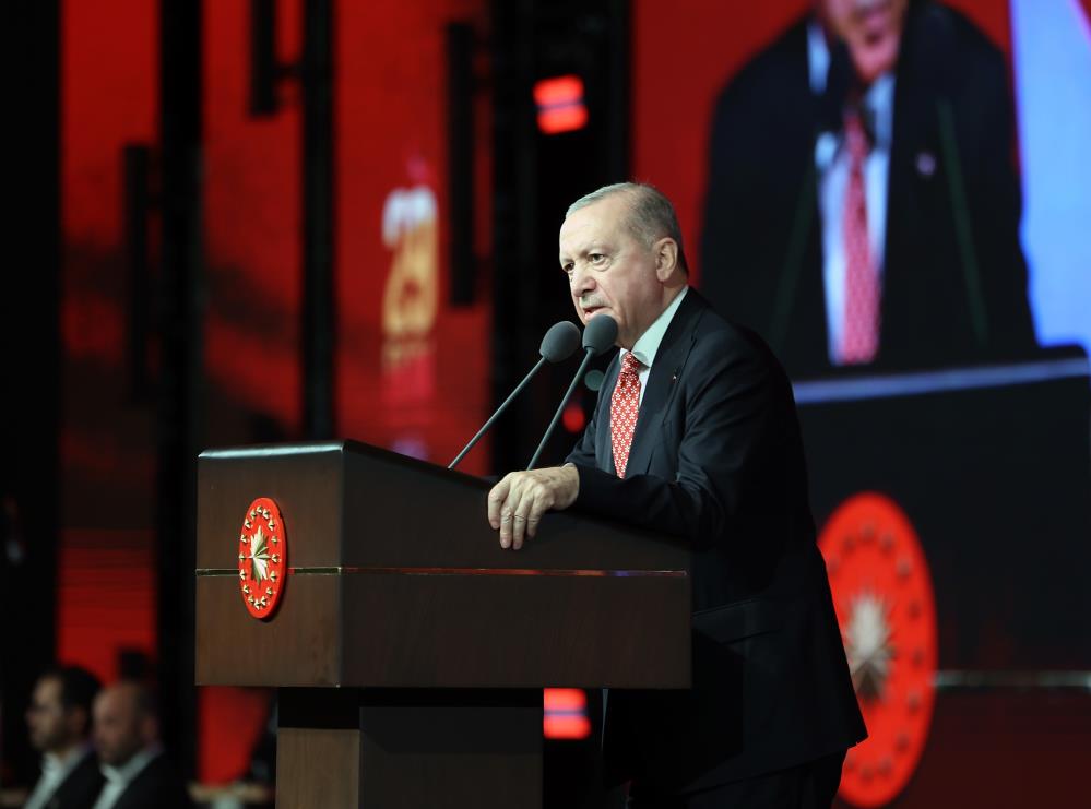 Erdoğan: Cumhuriyet’i muasır medeniyetler seviyesinin üzerine çıkaracağız