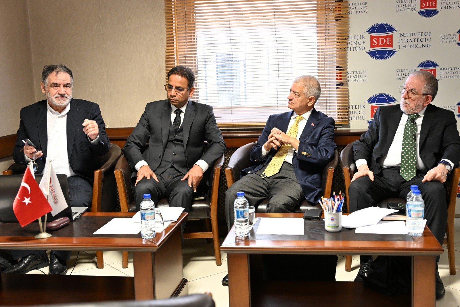 Ankara’da Cammu-Keşmir meselesi panelde ele alındı