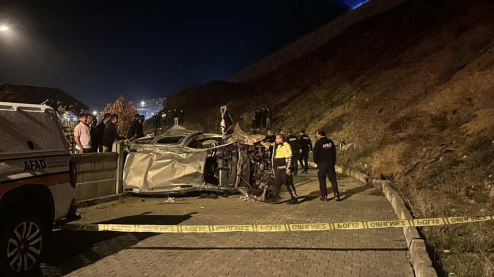 Erzurum'da araç şarampole devrilip takla attı: 2 ölü, 2 yaralı