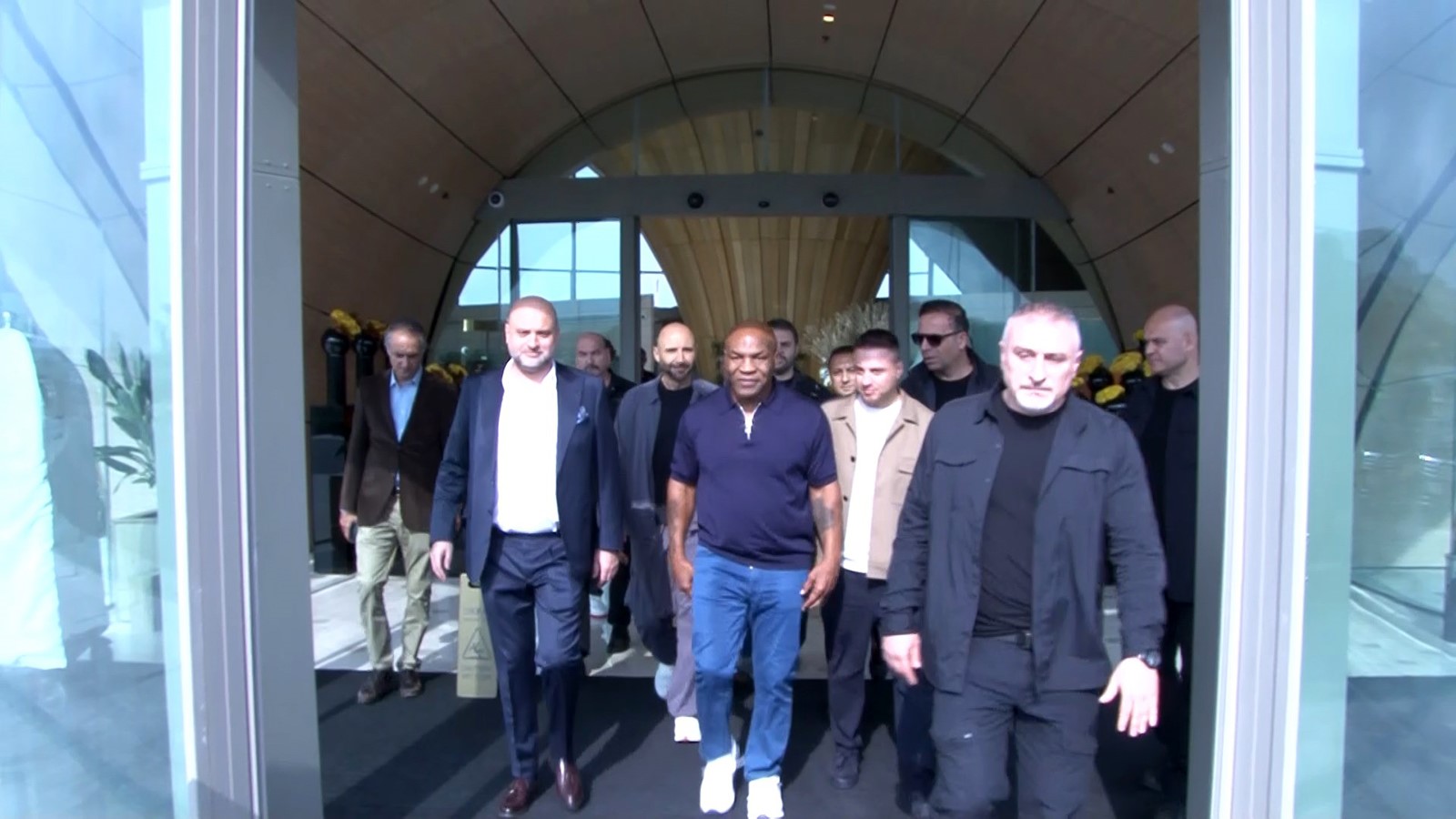 Mike Tyson İstanbul’a geldi: Derbi sorusuna dikkat çeken yanıt