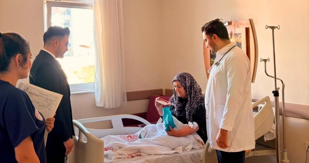 Tercan’da yatan hastalar ziyaret edildi