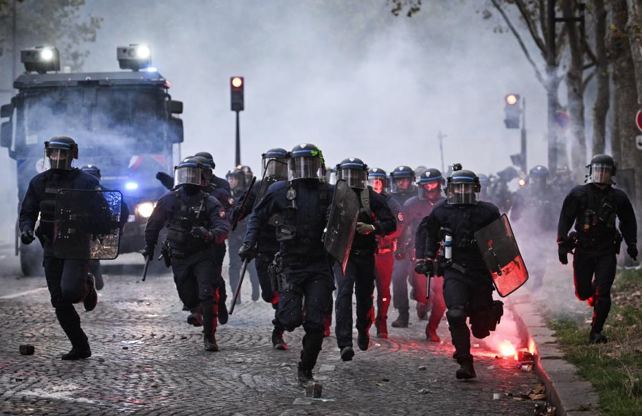 Fransa’da öğrenci protestolarına 160 bini aşkın katılım