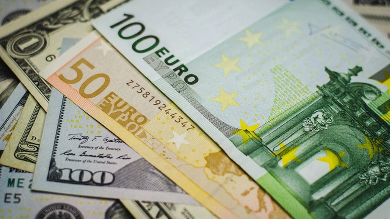 Dolar ve euro haftaya nasıl başladı?