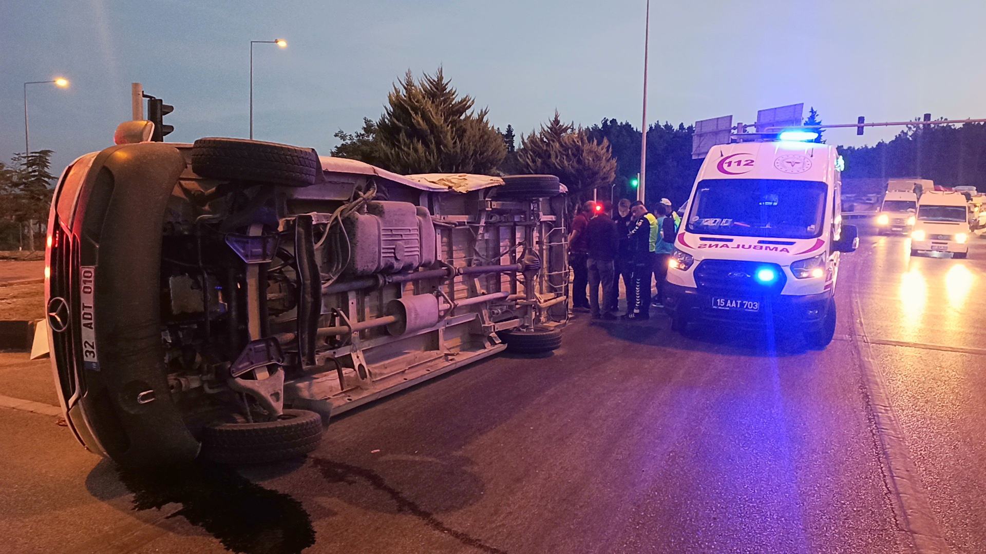 Burdur’da tarım işçilerini taşıyan minibüsler çarpıştı: 10 yaralı