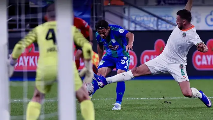 Çaykur Rizespor sahasında Alanyaspor'a tek golle yenildi