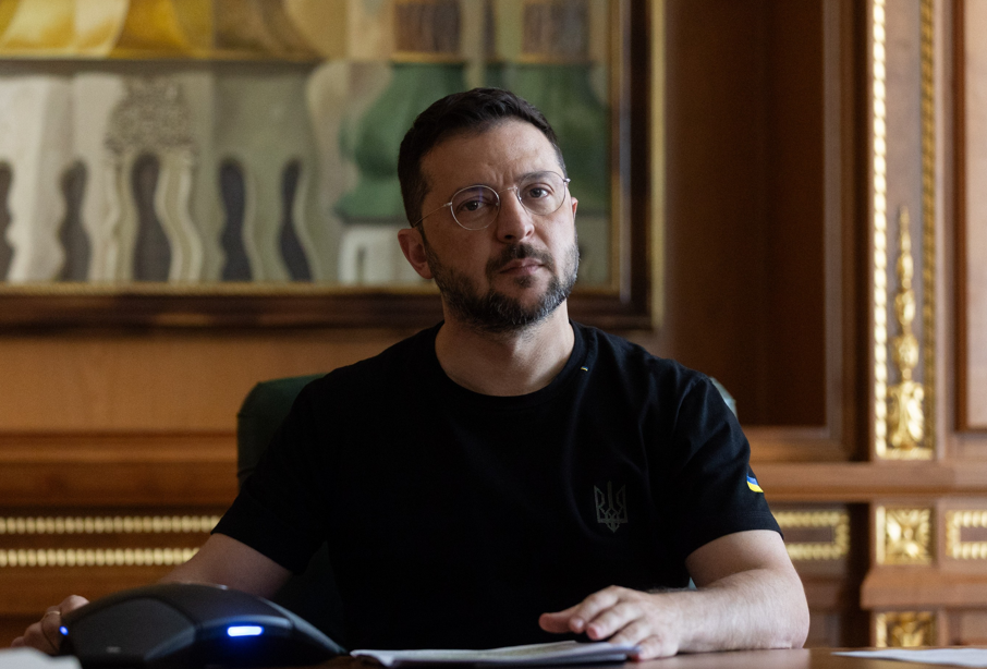 Zelenskiy: Rusya'daki petrol rafinerilerini vurduk
